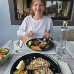 Lerne Desi auf der OK-Insel kennen